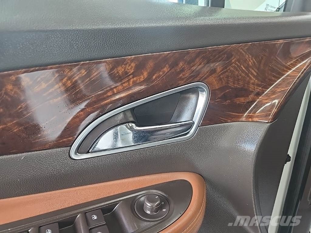 Buick Encore Avtomobili