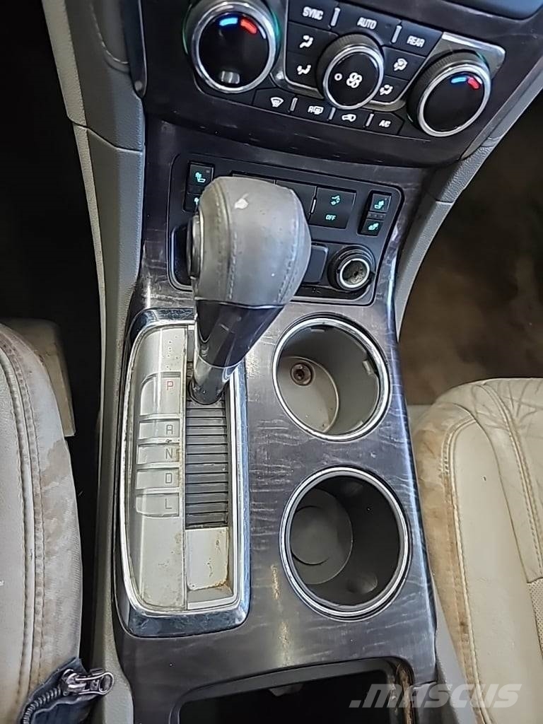 Buick Enclave Avtomobili
