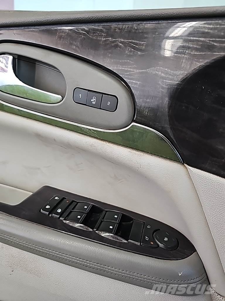 Buick Enclave Avtomobili