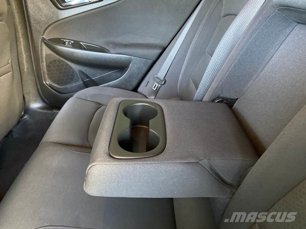Chevrolet Malibu Avtomobili