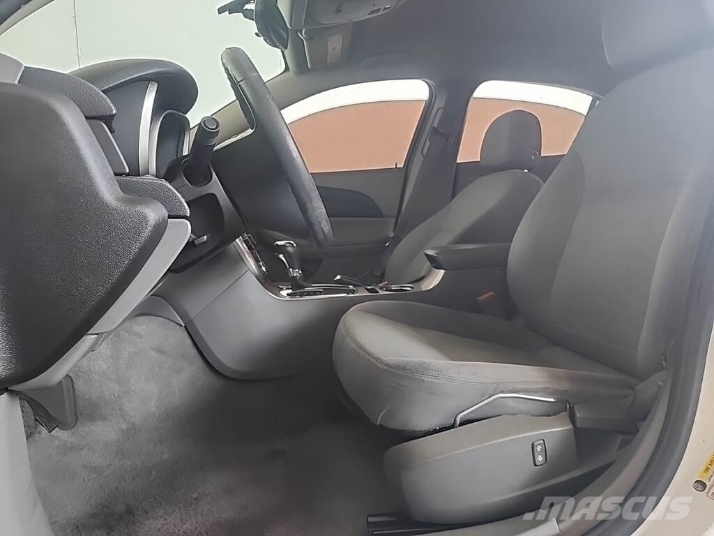 Chevrolet Malibu Avtomobili