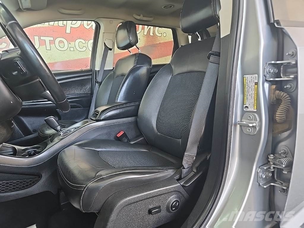 Dodge Journey Автомобілі