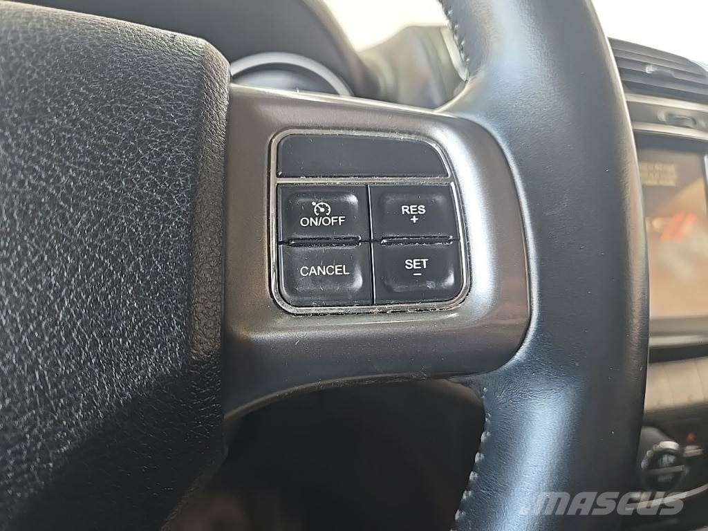 Dodge Journey Автомобілі