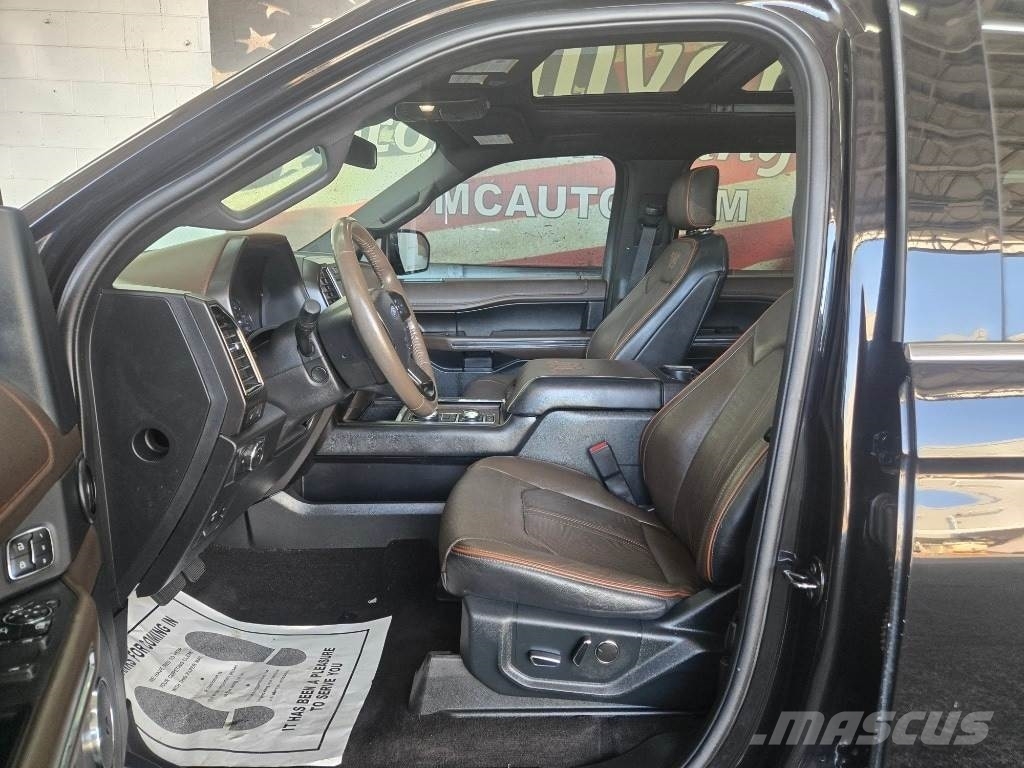 Ford Expedition Max Auto's