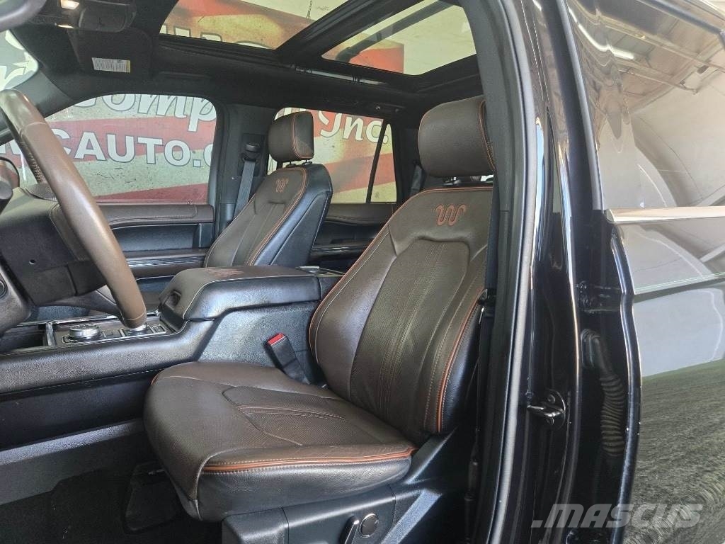Ford Expedition Max Auto's