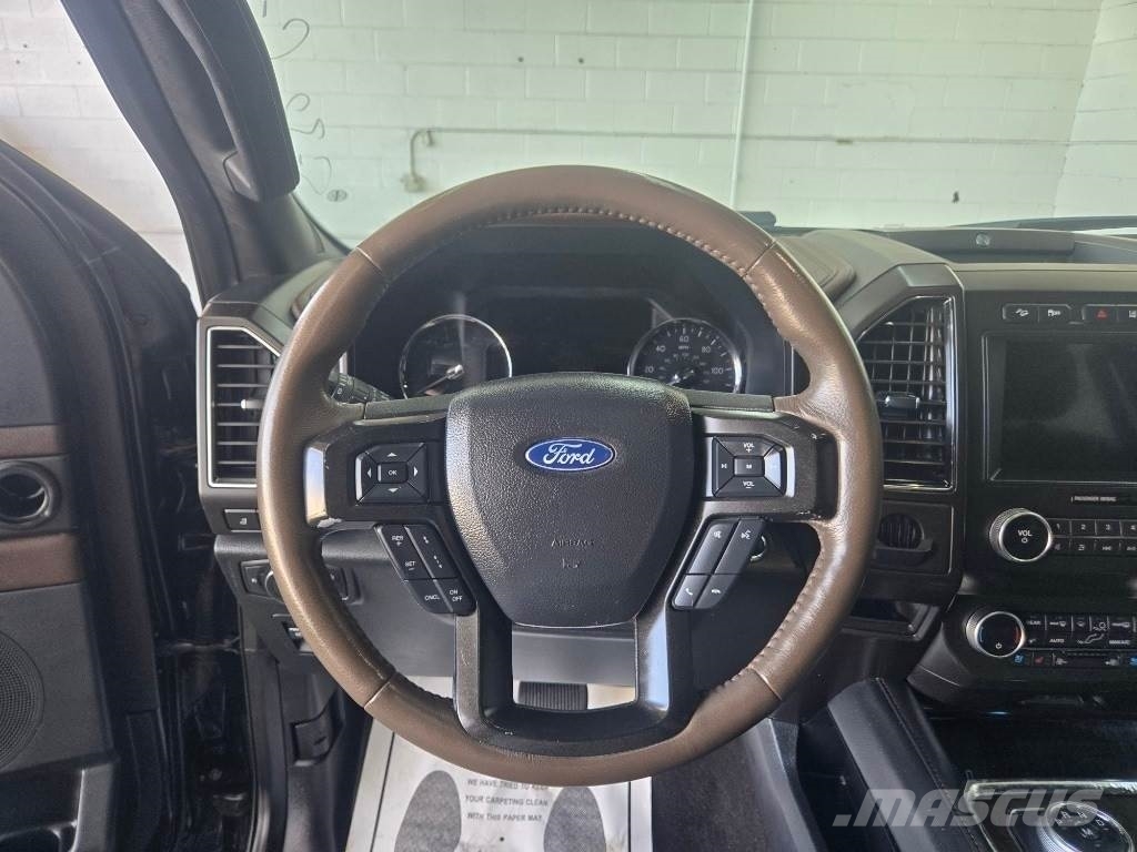 Ford Expedition Max Auto's