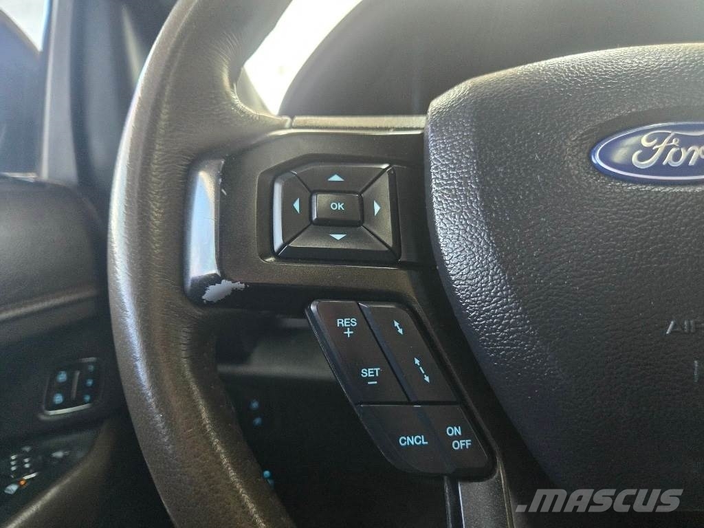 Ford Expedition Max Auto's