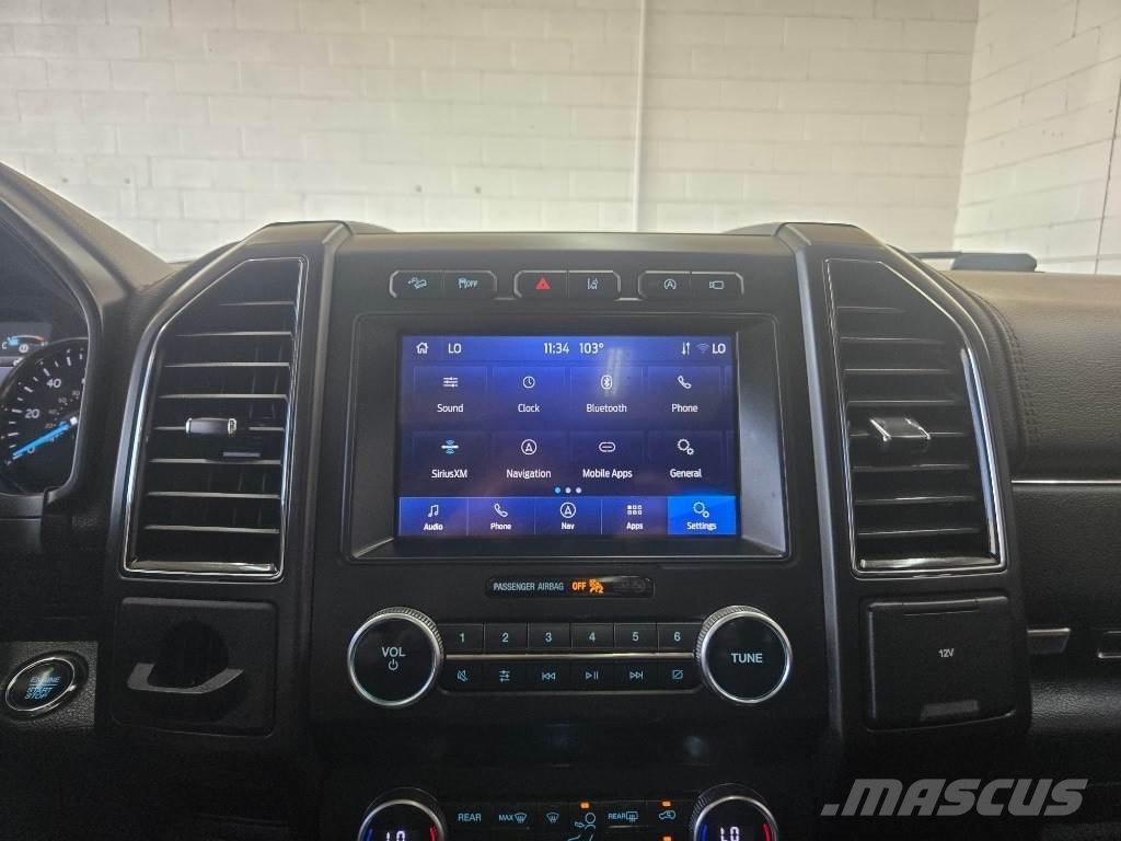 Ford Expedition Max Auto's