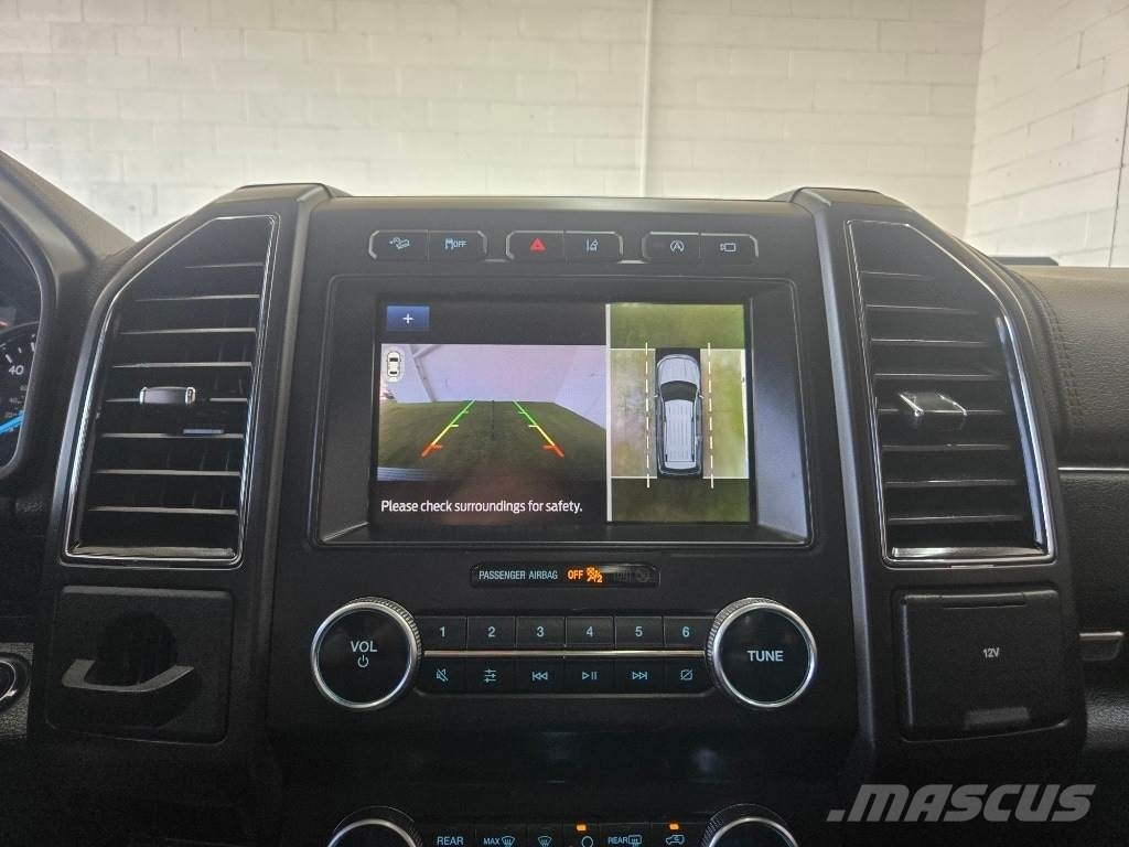 Ford Expedition Max Auto's