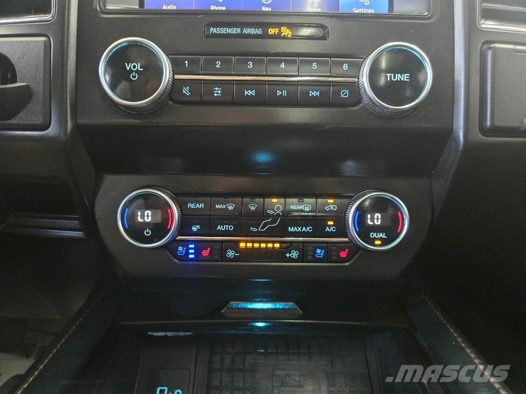 Ford Expedition Max Auto's