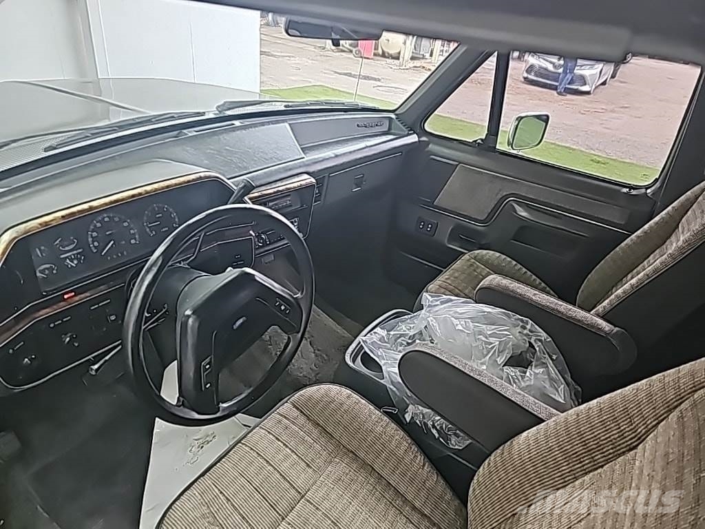 Ford Bronco 자동차
