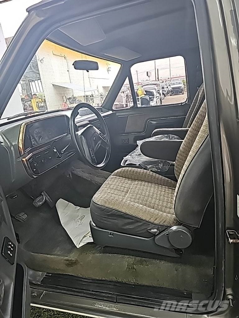 Ford Bronco 자동차