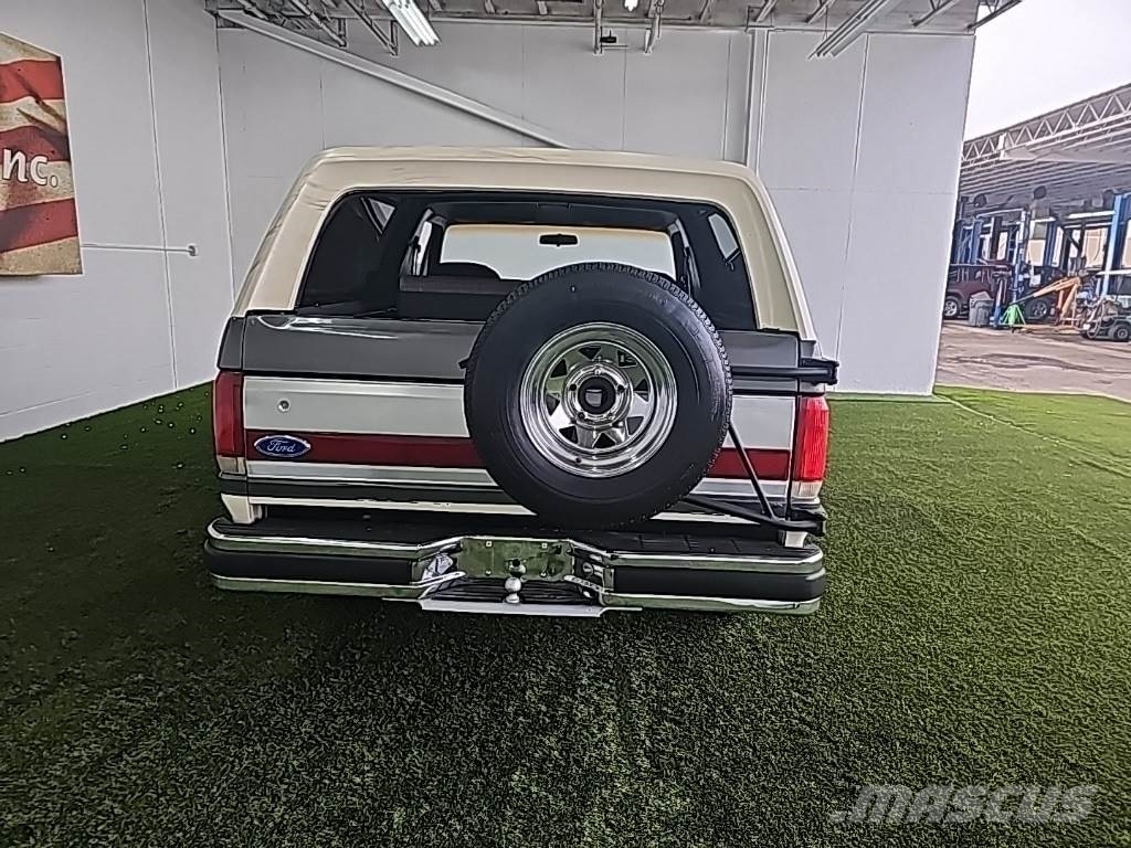 Ford Bronco 자동차