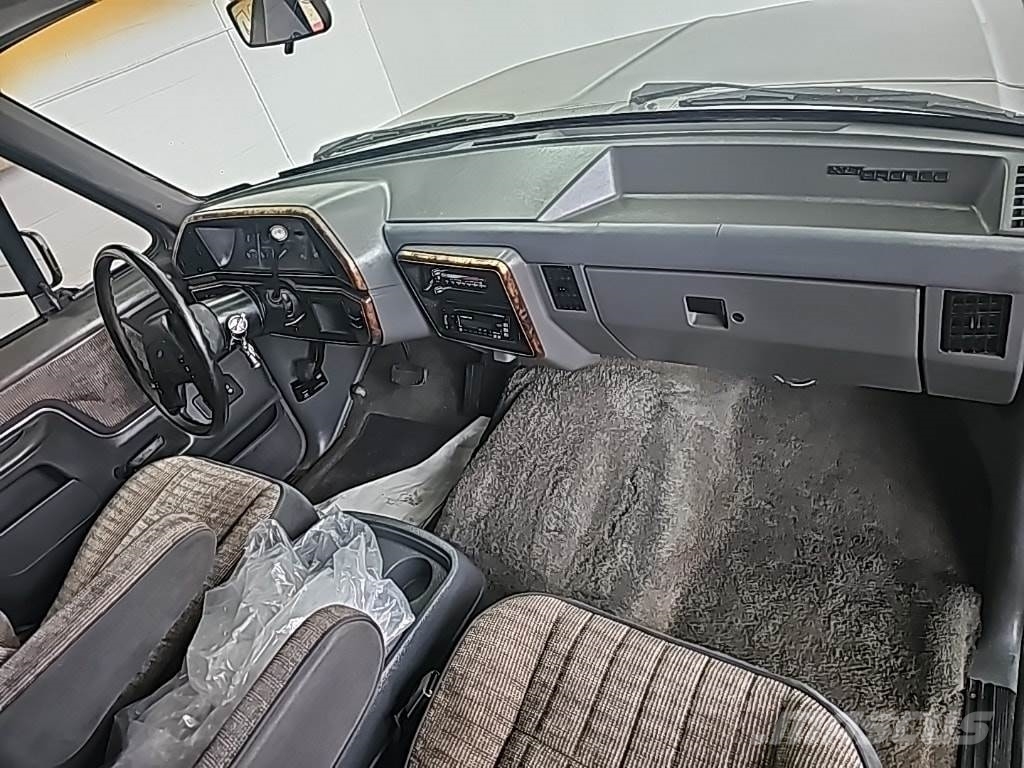 Ford Bronco 자동차