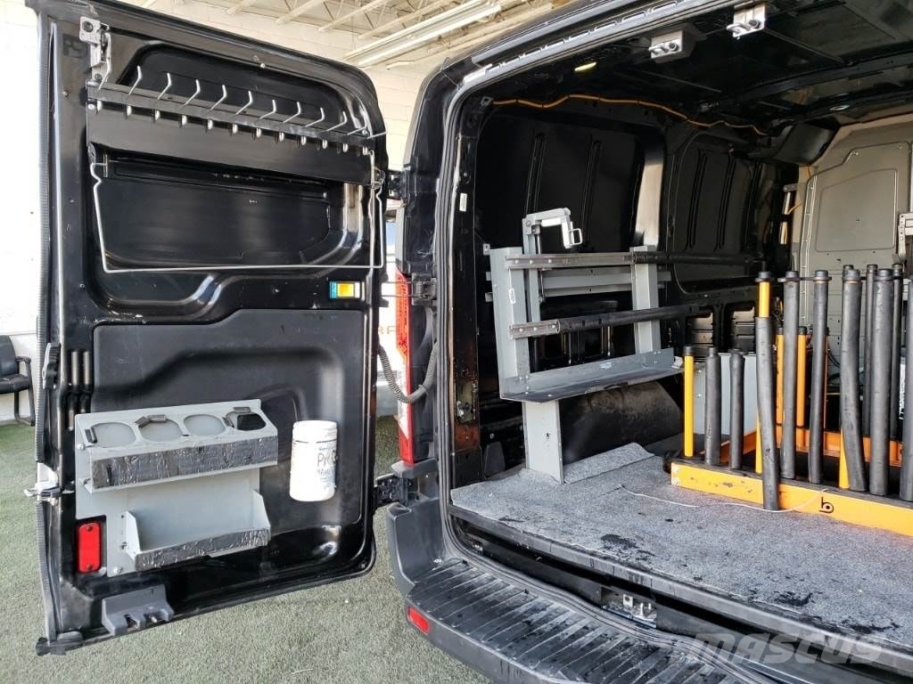 Ford Transit-150 Anders