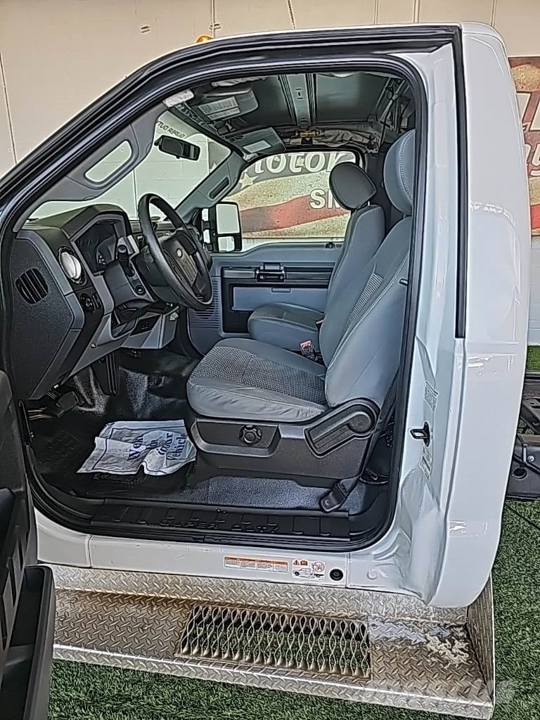 Ford F-450 Chassis شاحنات خفيفة/مفصلية الجوانب