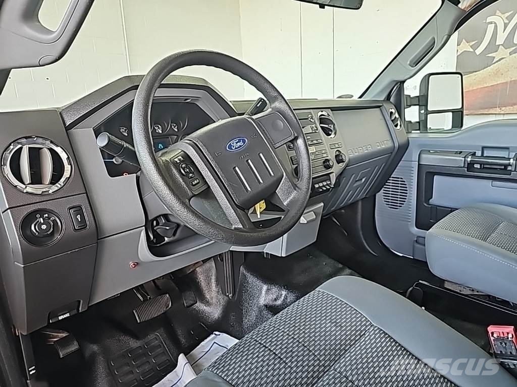 Ford F-450 Chassis شاحنات خفيفة/مفصلية الجوانب