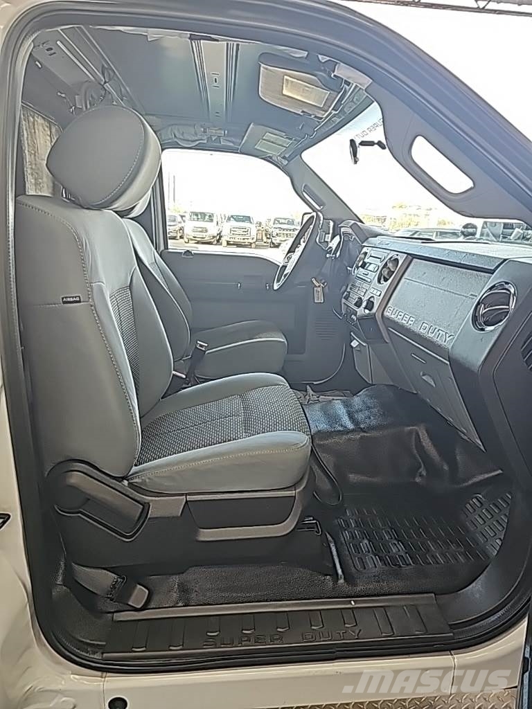 Ford F-450 Chassis شاحنات خفيفة/مفصلية الجوانب