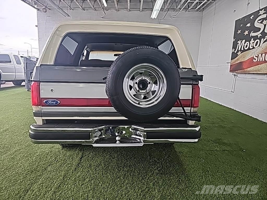 Ford Bronco 자동차
