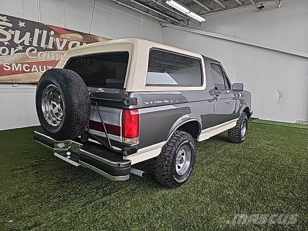 Ford Bronco 자동차