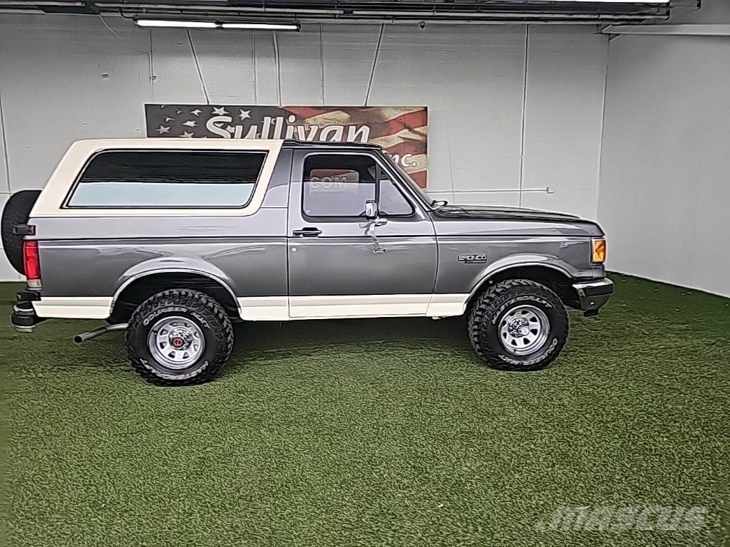 Ford Bronco 자동차