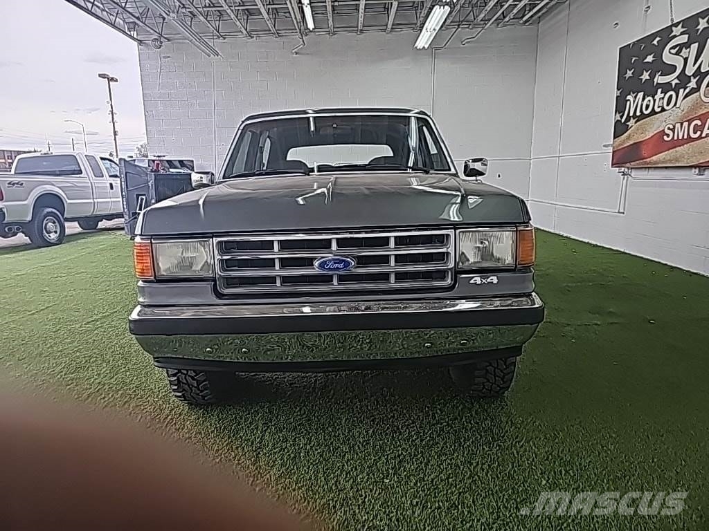 Ford Bronco 자동차