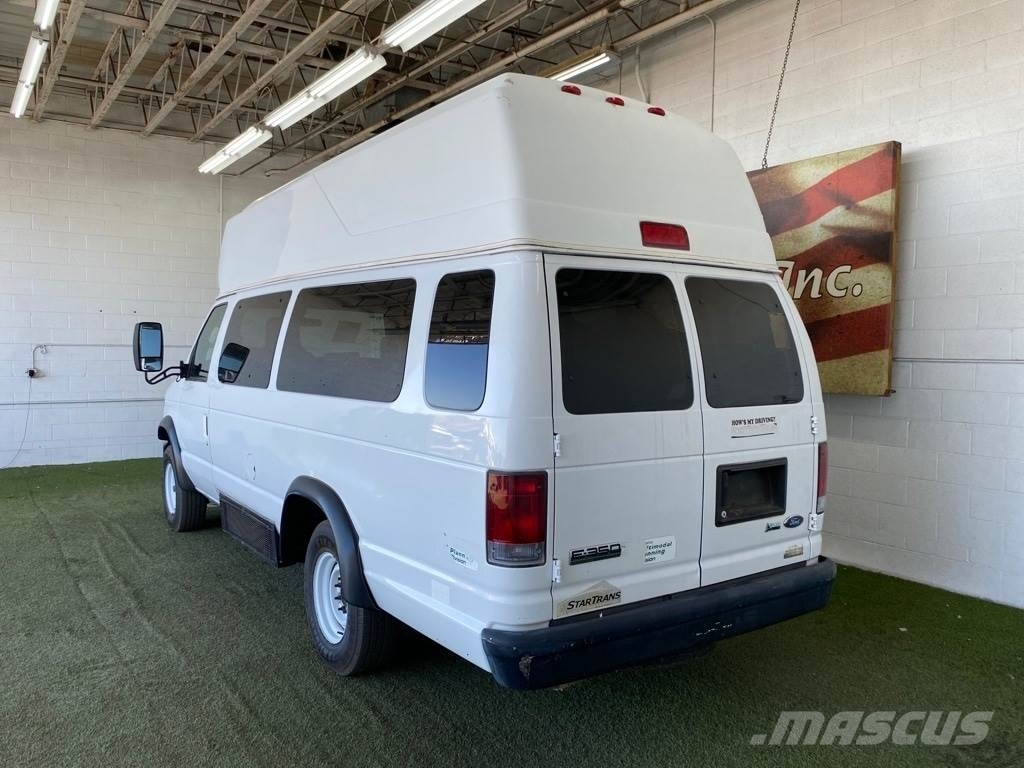 Ford E-350 Super Duty Κλειστού τύπου