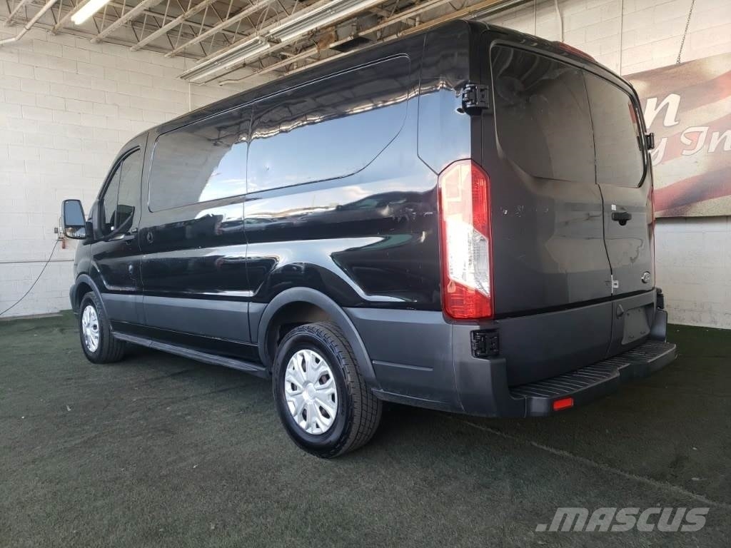 Ford Transit-150 Anders