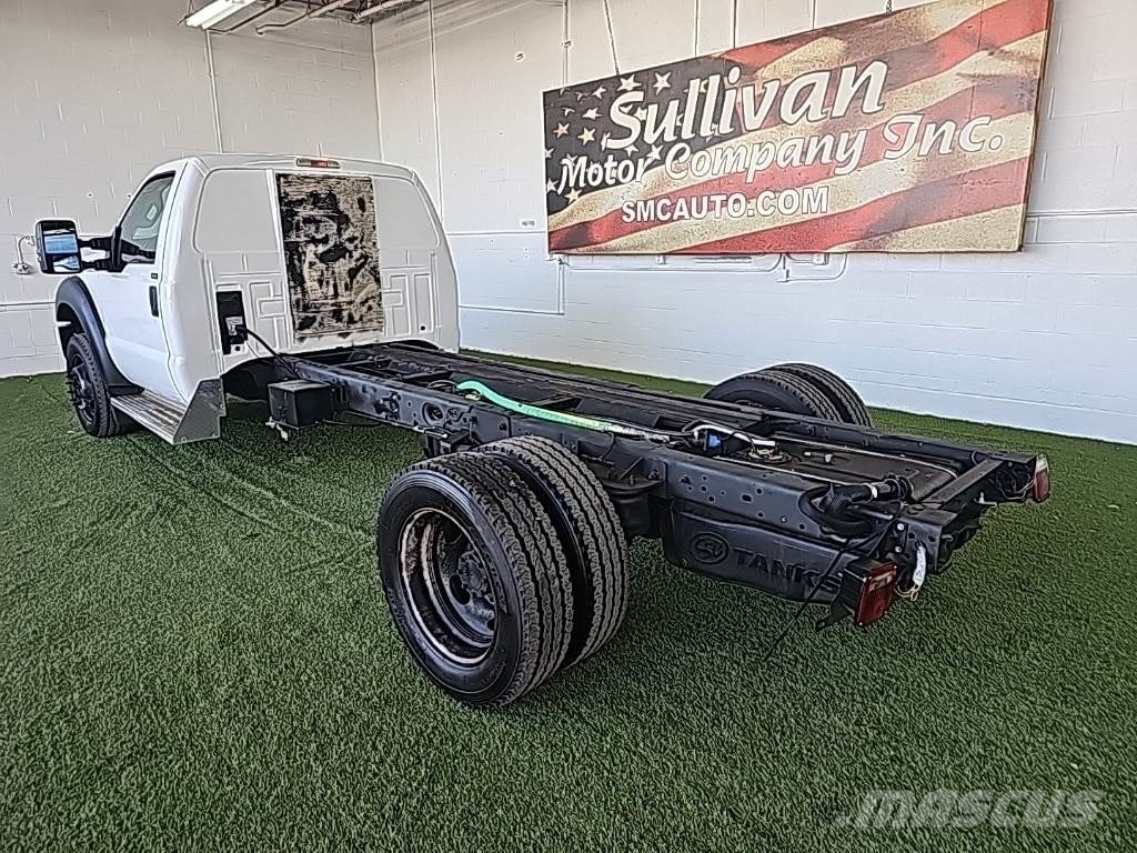 Ford F-450 Chassis شاحنات خفيفة/مفصلية الجوانب