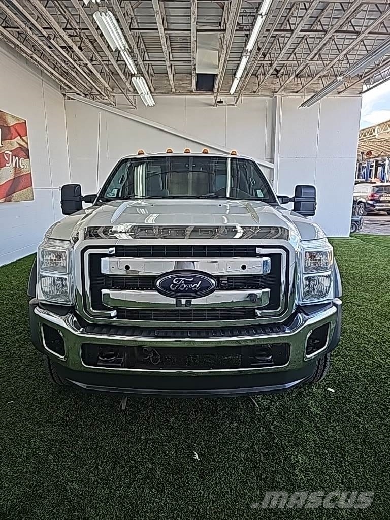 Ford F-450 Chassis شاحنات خفيفة/مفصلية الجوانب