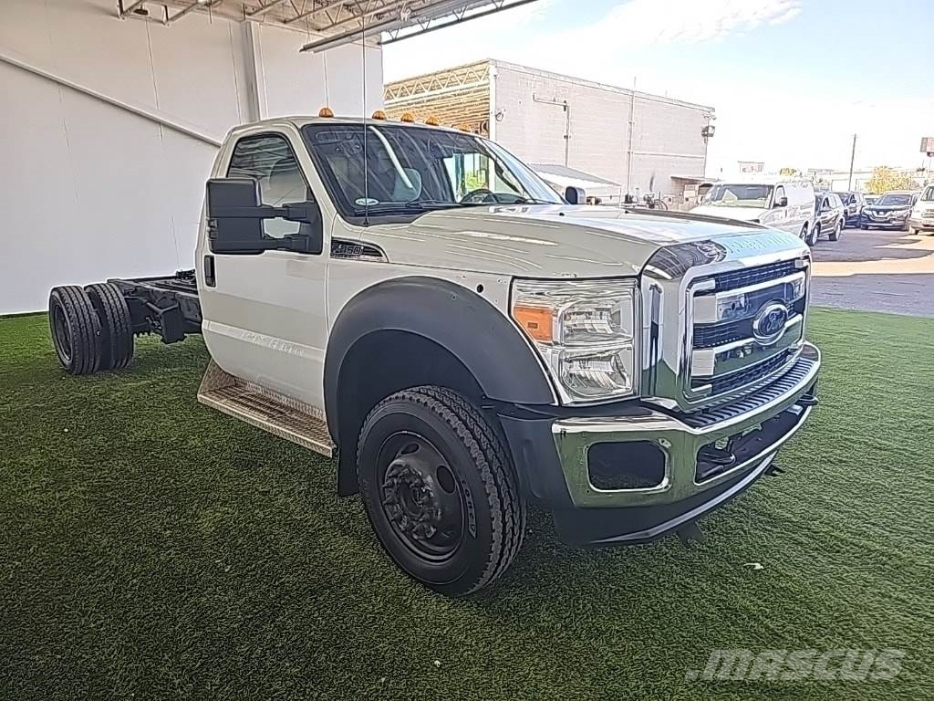 Ford F-450 Chassis شاحنات خفيفة/مفصلية الجوانب