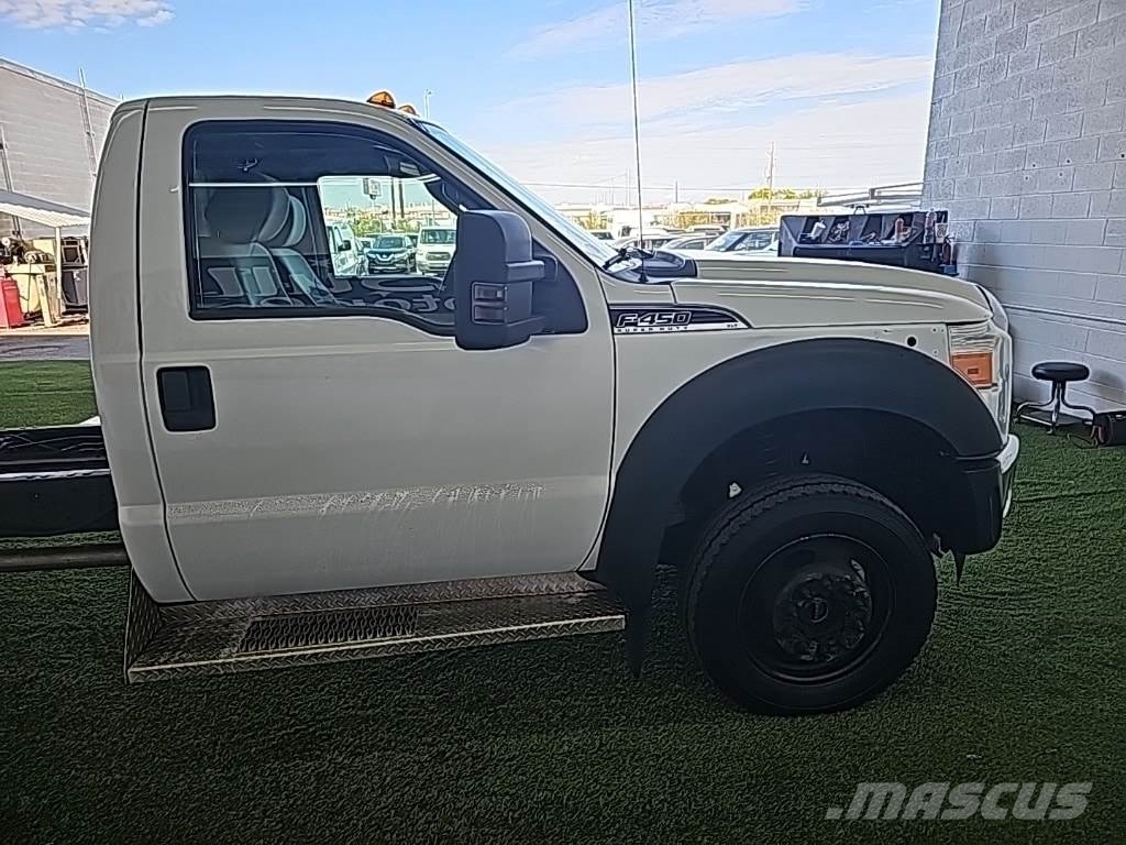 Ford F-450 Chassis شاحنات خفيفة/مفصلية الجوانب