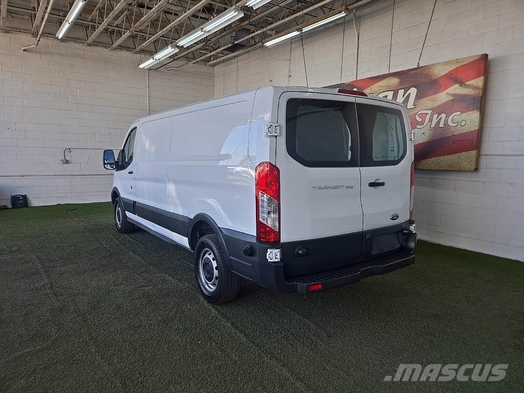 Ford Transit-350 車廂