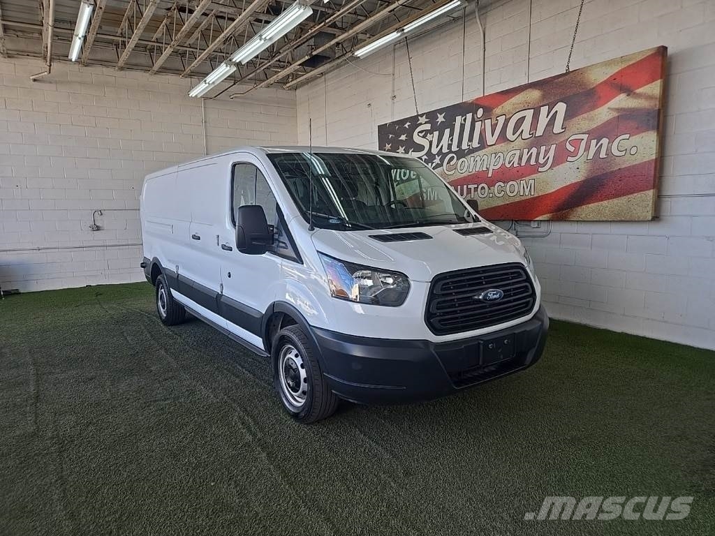 Ford Transit-350 車廂