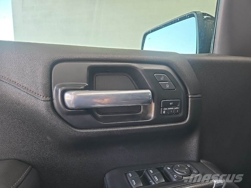 GMC Sierra 1500 شاحنات خفيفة/مفصلية الجوانب