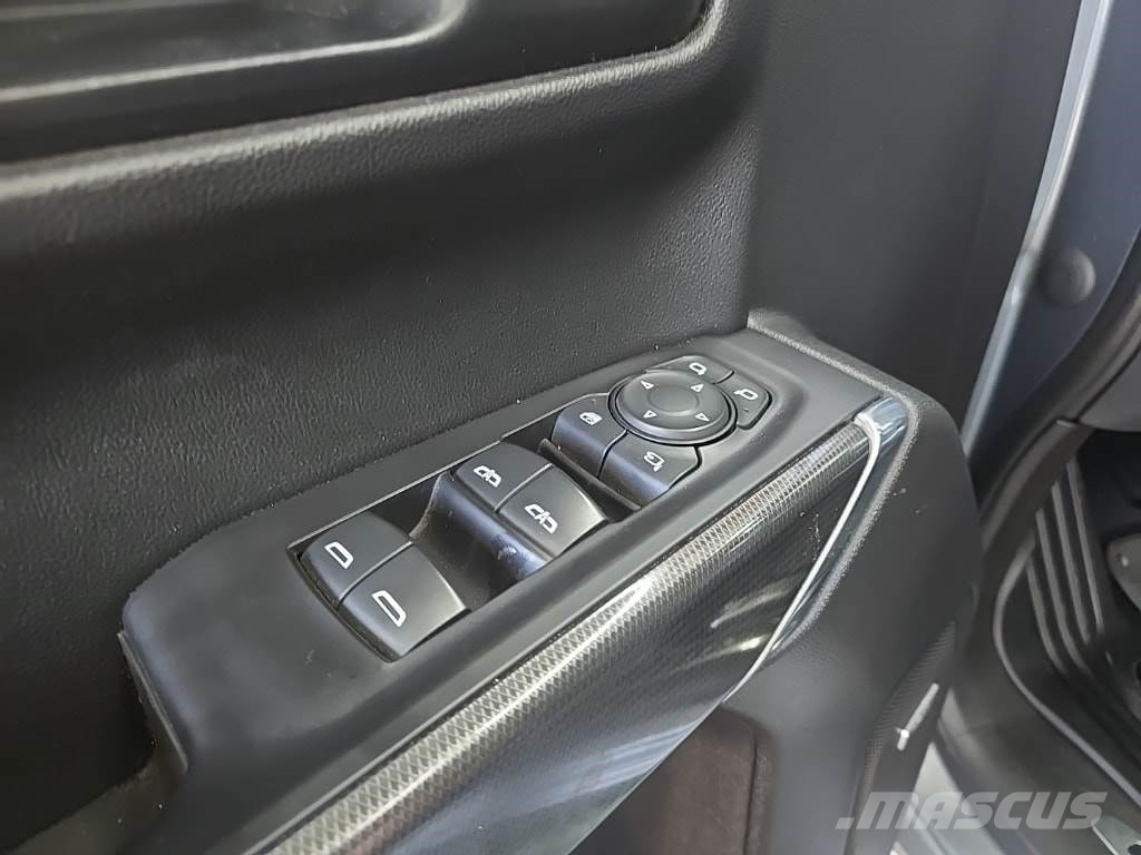 GMC Sierra 1500 شاحنات خفيفة/مفصلية الجوانب