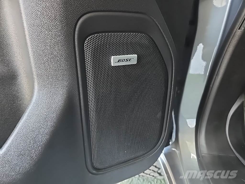 GMC Sierra 1500 شاحنات خفيفة/مفصلية الجوانب