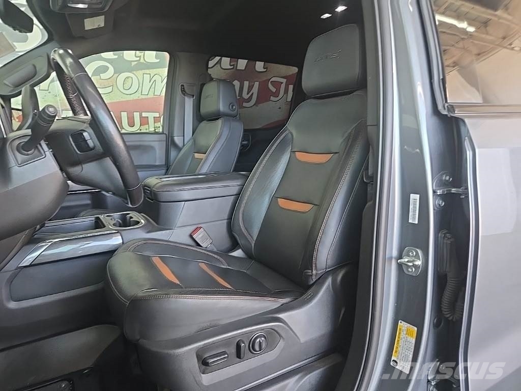 GMC Sierra 1500 شاحنات خفيفة/مفصلية الجوانب