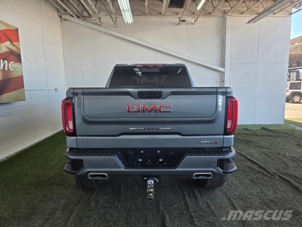 GMC Sierra 1500 شاحنات خفيفة/مفصلية الجوانب