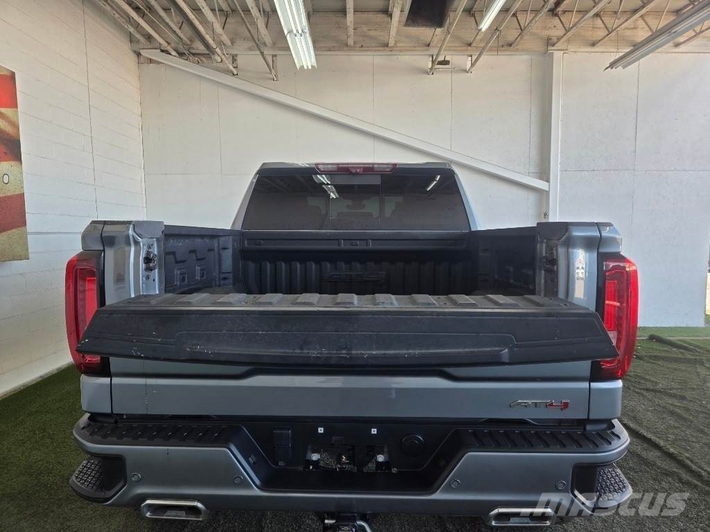 GMC Sierra 1500 شاحنات خفيفة/مفصلية الجوانب