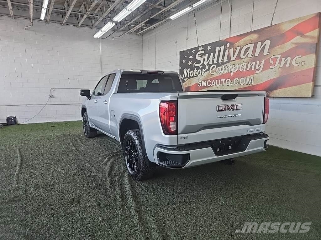 GMC Sierra 1500 شاحنات خفيفة/مفصلية الجوانب