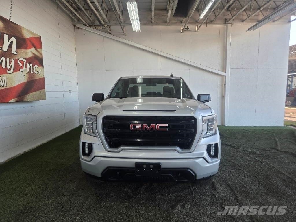 GMC Sierra 1500 شاحنات خفيفة/مفصلية الجوانب