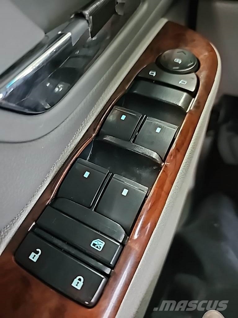 GMC Yukon Автомобілі