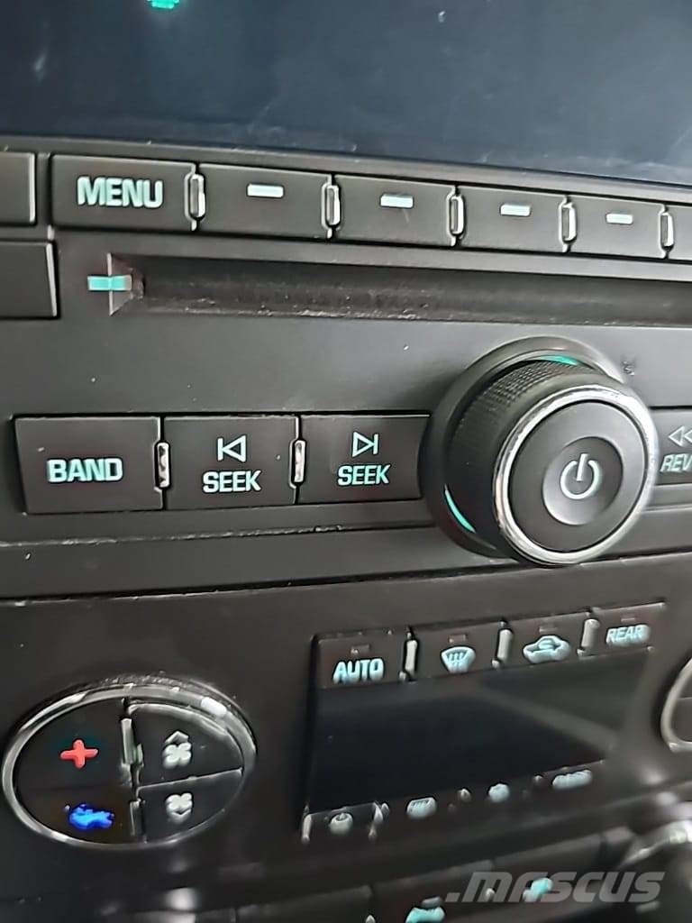 GMC Yukon Автомобілі