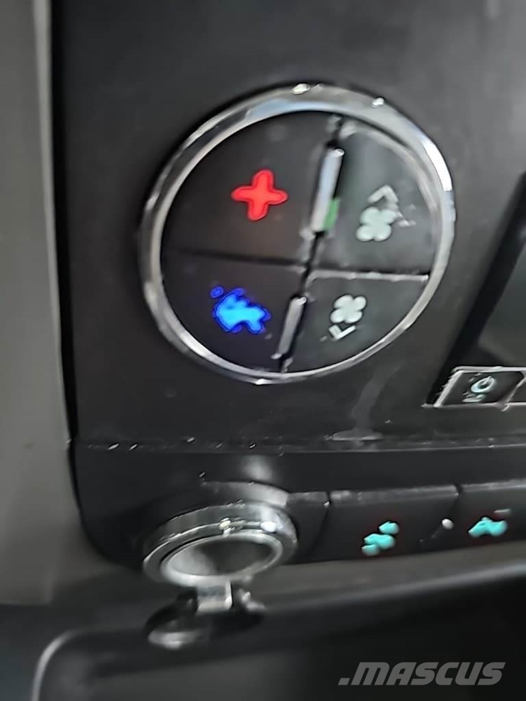GMC Yukon Автомобілі