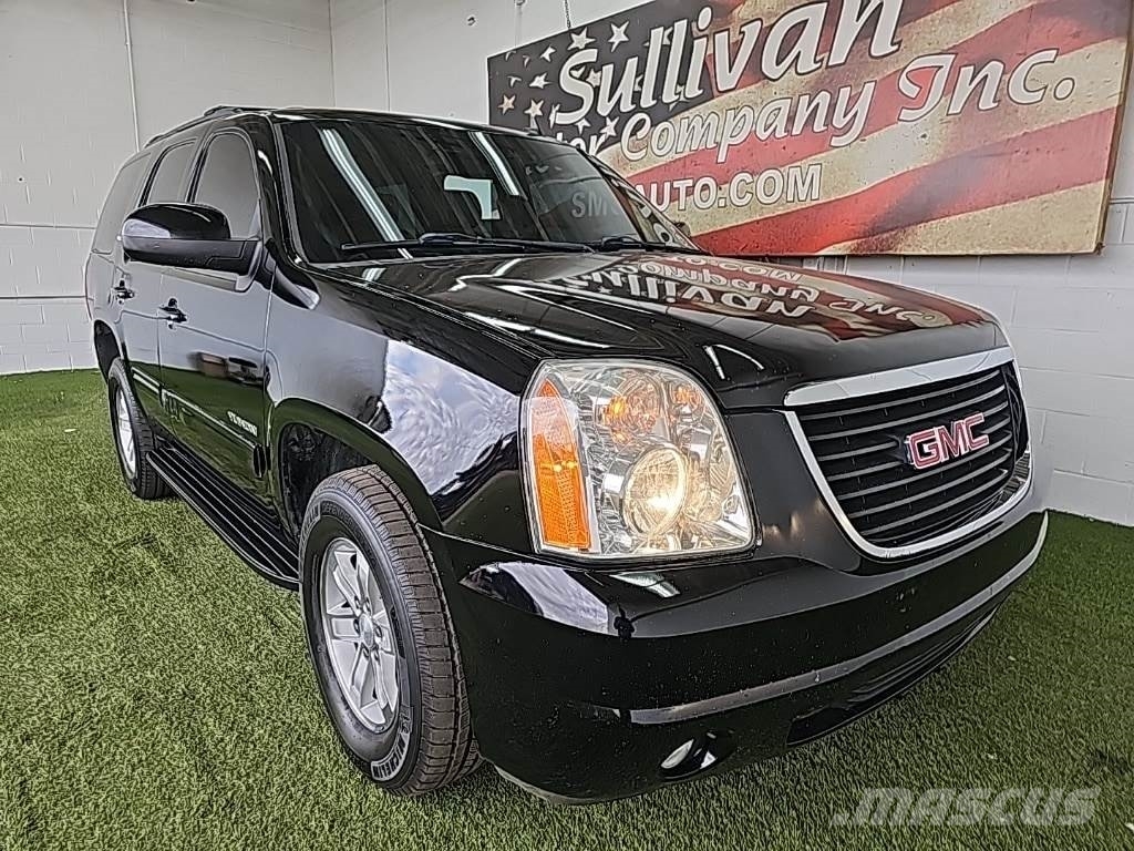 GMC Yukon Автомобілі