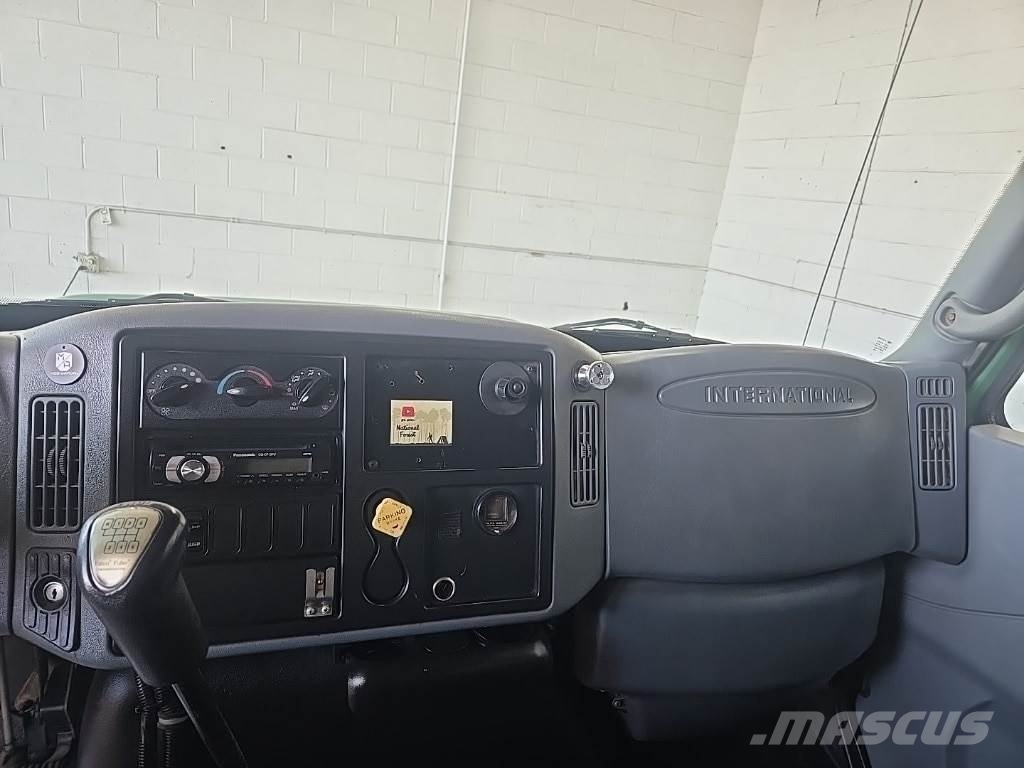 International 4300 기타 트럭