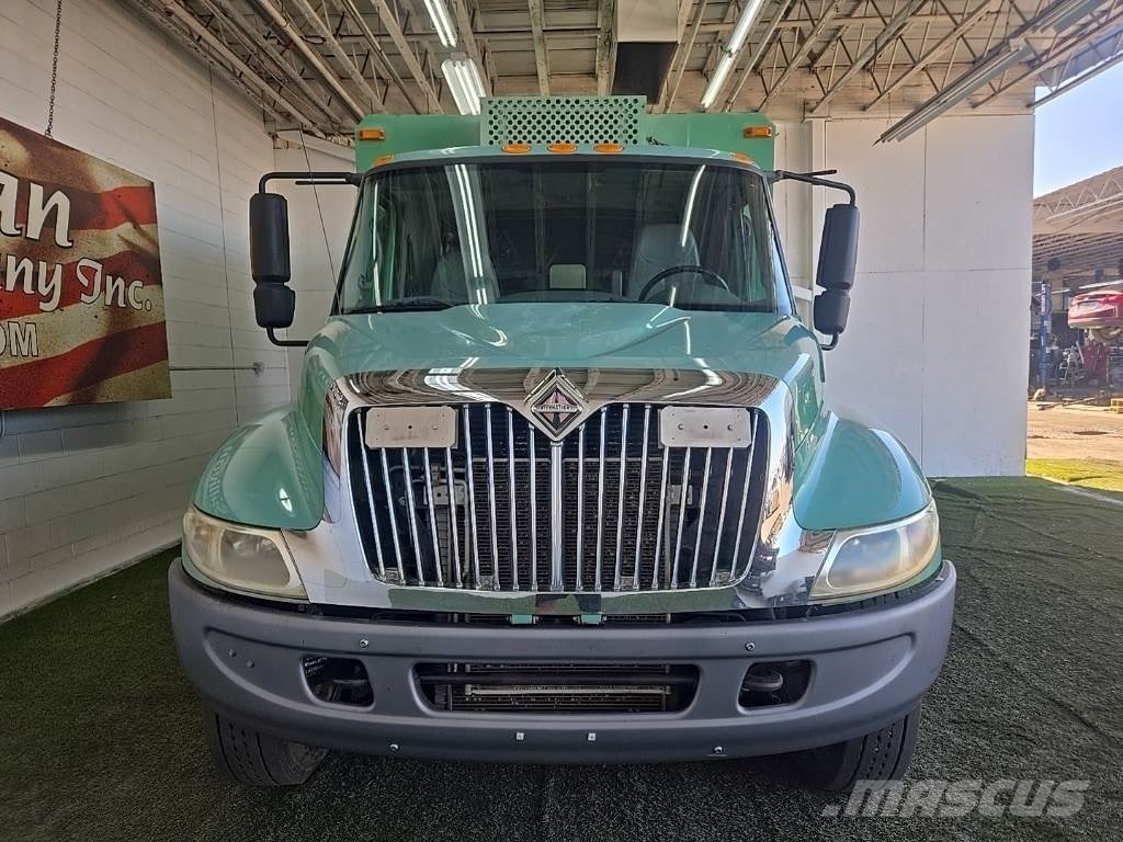 International 4300 기타 트럭
