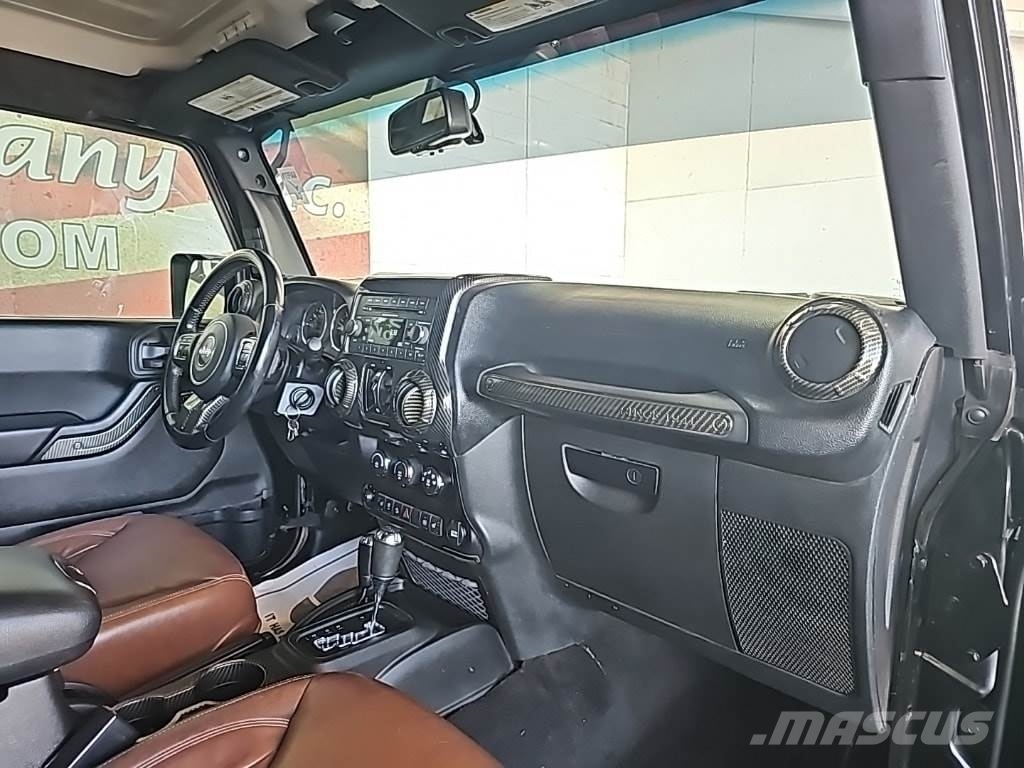 Jeep Wrangler JK Unlimited Otomobiller