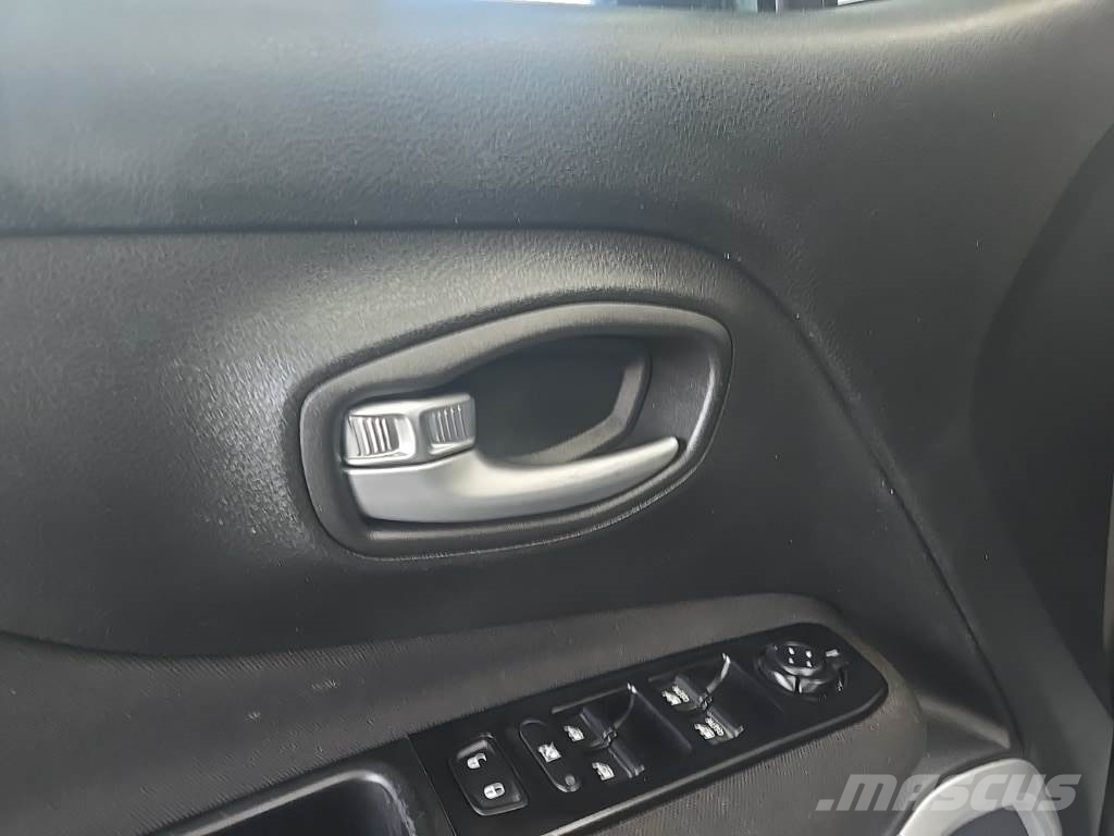 Jeep Renegade Otomobiller